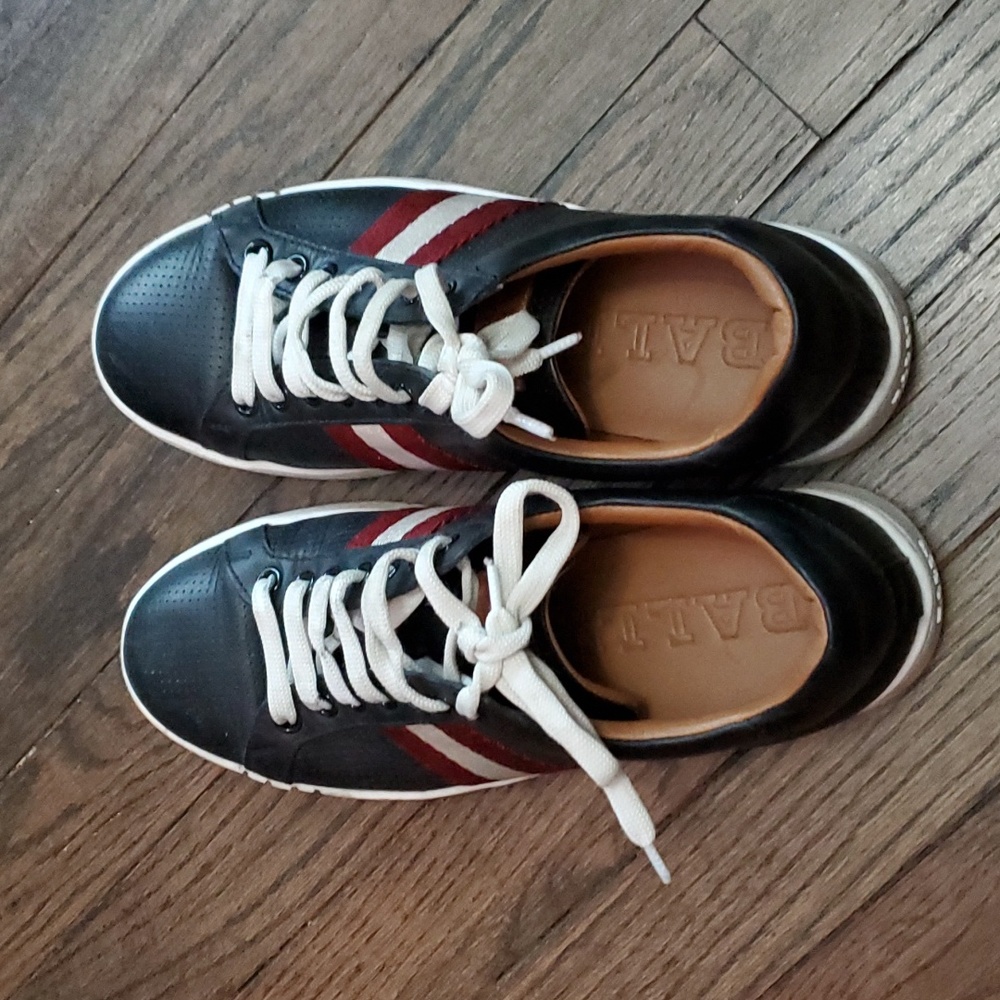 Bally, EU 38.5, navy and red